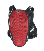 Alpinestars A-6 Plasma Brustschutz, Rückansicht, rote strukturierte Nucleon PLASMA Rückenplatte mit schwarzen Seitenflügeln und verstellbaren Riemen, MTB-Gravity-Schutzausrüstung in Schwarz Anthrazit Rot