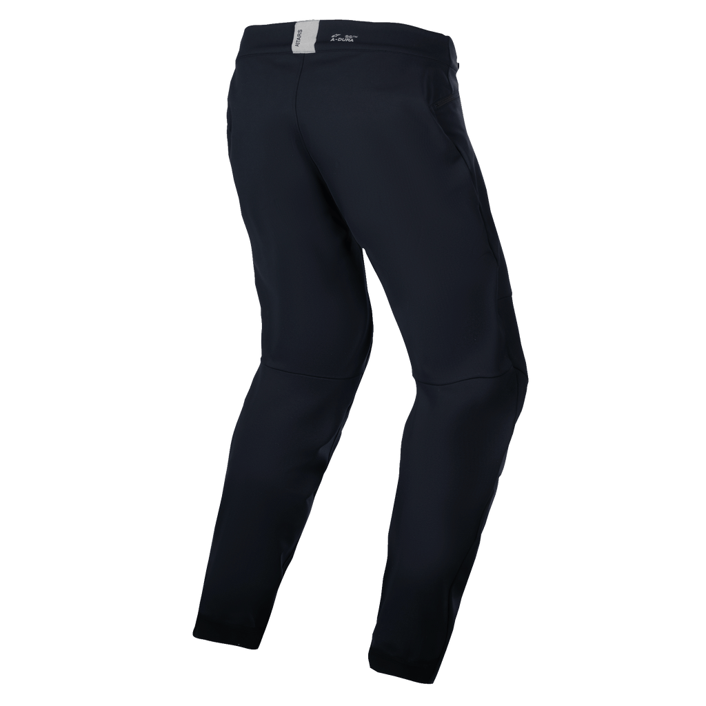 Alpinestars A-Dura Thermo-Hose, Mountainbike-Hose, Schwarz, Rückansicht mit anatomisch vorgeformtem Design, kleines ASTARS-Logo am hinteren Bund, minimalistischer Stil für Trail- und Enduro-Fahrten