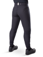 Alpinestars A-Dura Thermo-Hose, Mountainbike-Hose, Schwarz, Rückansicht mit Reißverschlusstaschen und Branding am Bund, schmal zulaufende Passform für Radsport bei kaltem Wetter