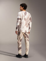 Alpinestars A-Dura Ride Hose in Sand Camo, Performance-MTB-Hose mit passendem Jersey in der Rückansicht.