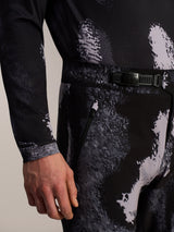 Alpinestars A-Dura Ride Hose in Black Camo, mit Ratschenverschluss und seitlicher Reißverschlusstasche für MTB-Performance.