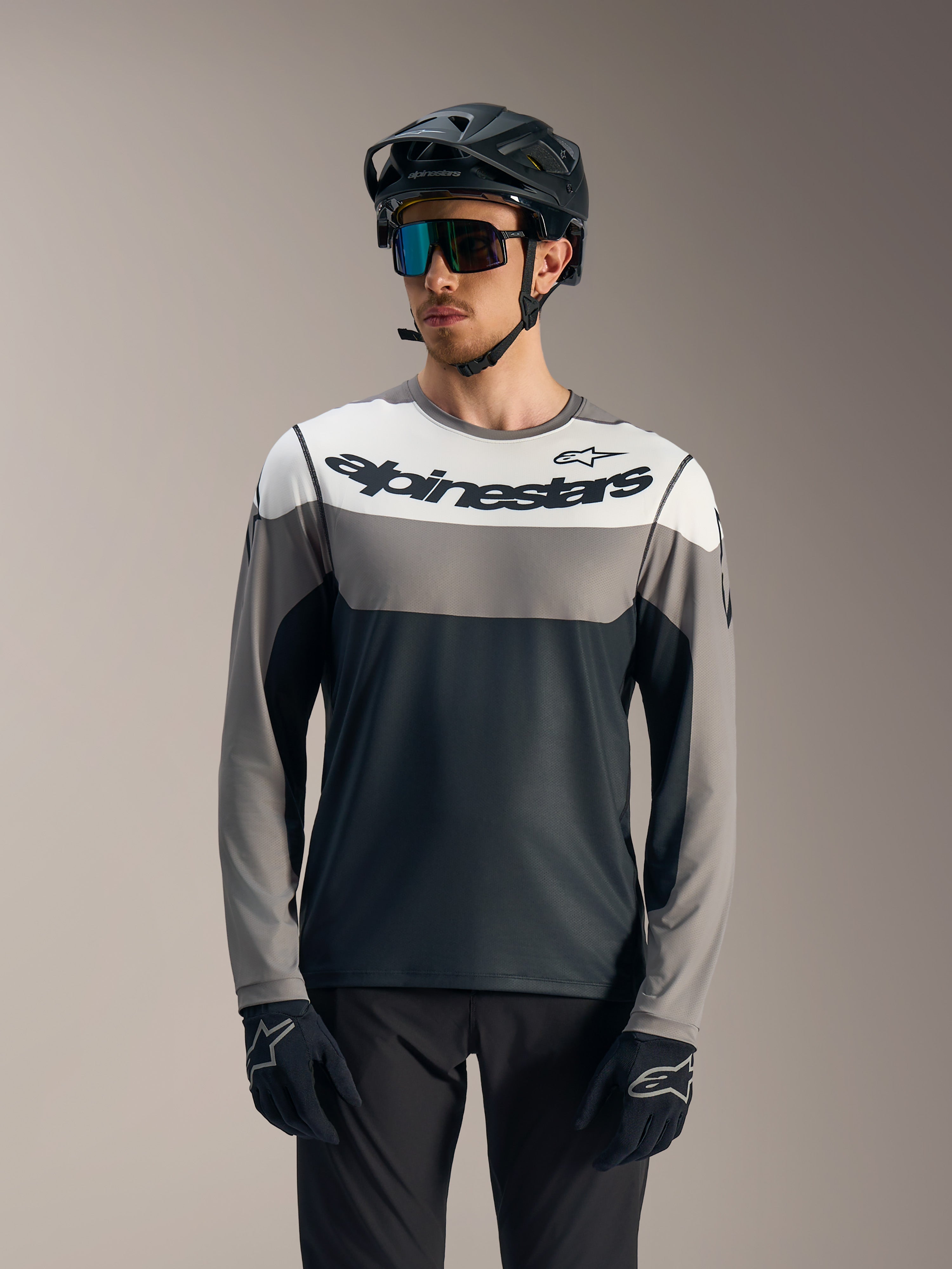 Full Price Discounts - Motorsports Gear | Alpinestars®