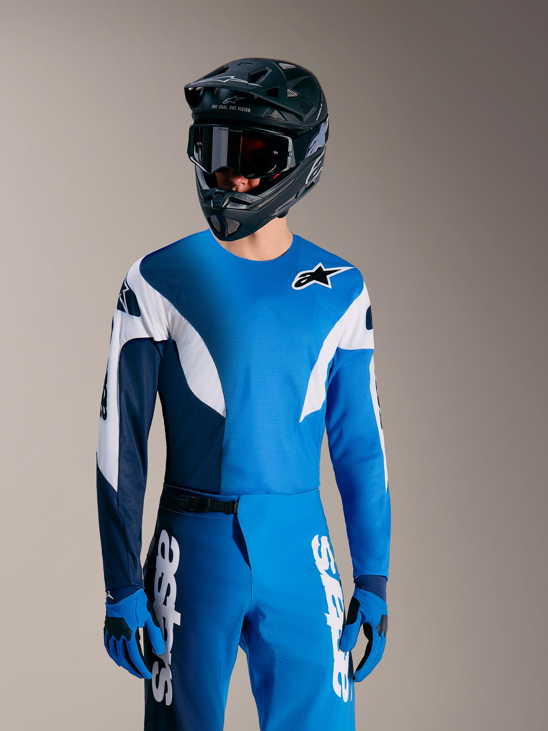 A-Supra Elite Trikot in Faded Bright Blue, Performance-MTB-Rennoberteil mit leichtem Stoff und markanten weißen Akzenten.