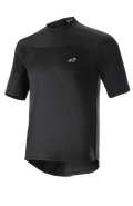 Alpinestars Drop Meta Jersey, Kurzarm-MTB-Radtrikot, Schwarz, leichtes Mesh-Gewebe, kleines weißes Logo auf der Brust, Rundkragen und verlängerte Rückenpartie für zusätzliche Abdeckung