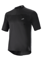 Alpinestars Drop Meta Jersey, Kurzarm-MTB-Radtrikot, Schwarz, leichtes Mesh-Gewebe, kleines weißes Logo auf der Brust, Rundkragen und verlängerte Rückenpartie für zusätzliche Abdeckung