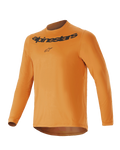 Alpinestars Youth A-Dura Rocker Langarm-Jersey, Dunkelgold, mit schwarzem Alpinestars-Schriftzug und Logo auf der Brust, Rundhalsausschnitt, verlängerter Rückensaum, leichte Performance-Mountainbike-Bekleidung