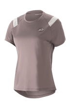 Alpinestars Stella Alps Escape Damen-Trikot, Kurzarm-MTB-Shirt, Sparrow Gray mit weißen Schulterakzenten, perforierte Mesh-Einsätze für Atmungsaktivität, geschwungener, verlängerter Rückensaum, kleines rundes Astar-Logo auf der Brust, lässige sportliche Passform für das Mountainbiken
