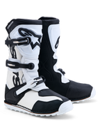 Alpinestars Tech-T Stiefel, Trial-Motorradstiefel in Schwarz und Weiß, aus Leder mit dreifachem Schnallenverschluss und TPU-Schienbeinplatte.