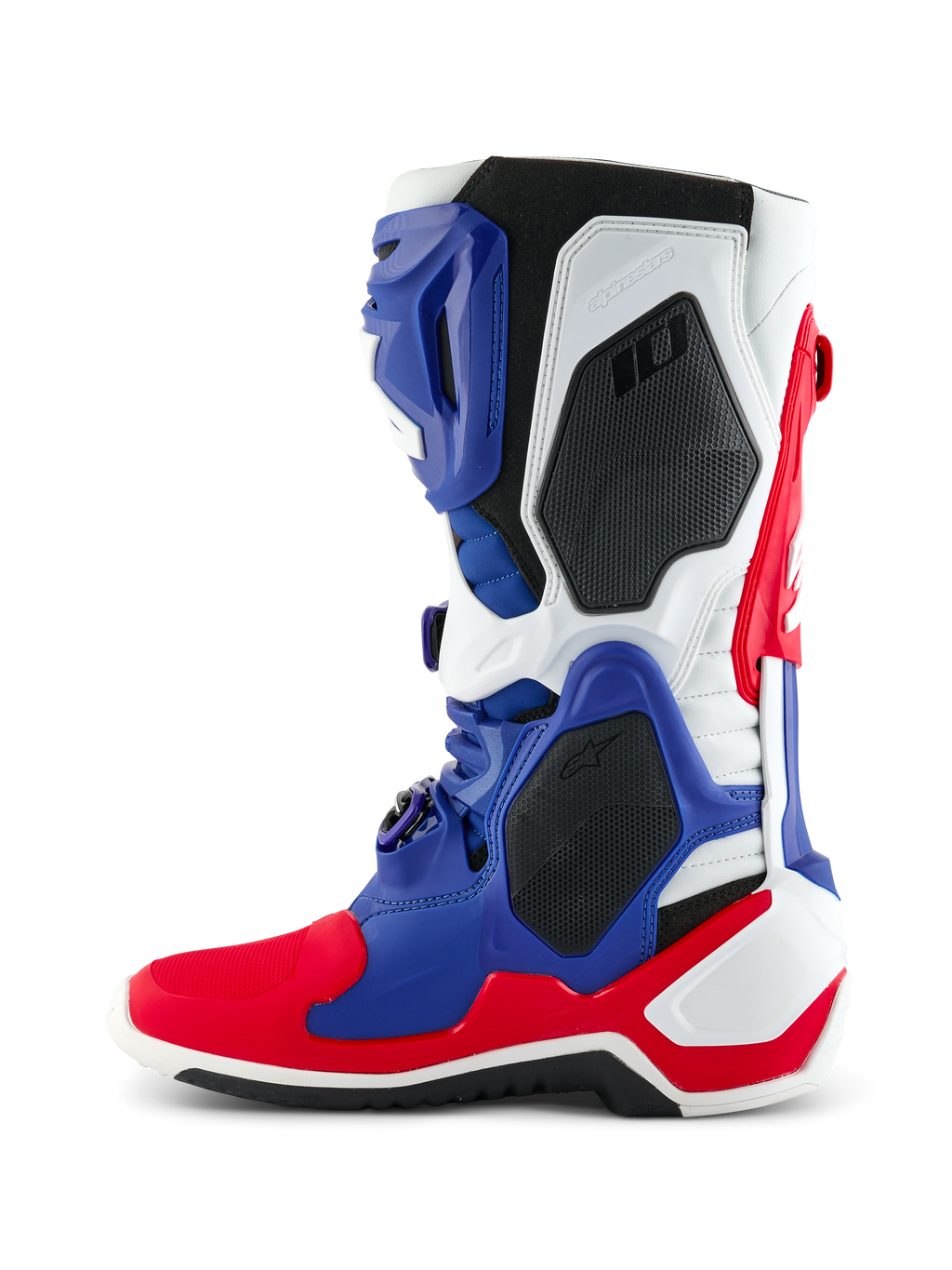 Alpinestars Limited Edition Fortitude Tech 10 Stiefel, Motocross-Stiefel, leuchtendes Rot, Weiß und Blau, seitliche Profilansicht mit mehrteiligem TPU-Chassis, schwarzen schützenden Wabeneinsätzen und Alpinestars-Logo, professionelles Schuhwerk für den Offroad-Rennsport
