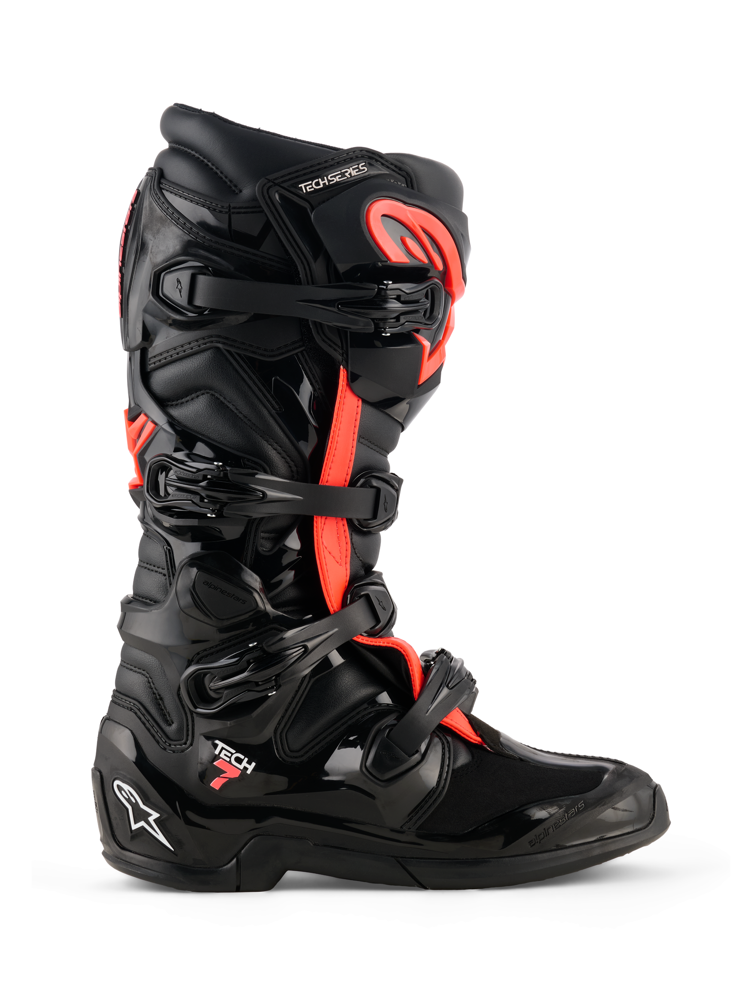 Alpinestars Tech 7 Stiefel, Motocross-Stiefel, Schwarz und Fluo-Rot, Seitenansicht, mit einem Vier-Schnallen-Verschlusssystem, TPU-Schutzschale mit „Tech 7“-Branding und weißem Astars-Logo an der Ferse, strapazierfähiges Schuhwerk für den Offroad-Rennsport.