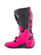 Alpinestars Tech 7 Motocross-Stiefel, Diva Pink und Schwarz, Seitenprofil mit schützender TPU-Schale, strukturierten medialen Grip-Panels mit Tech 7-Branding und robuster schwarzer Sohle, Hochleistungs-Schuhwerk für den Offroad-Rennsport