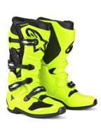 Alpinestars Tech 7 Motocross-Stiefel, Gelb Fluo und Schwarz, mit einem Vier-Schnallen-Verschlusssystem, TPU-Schutzschale, schwarzem Astars-Logo auf dem Schienbein und robuster Dual-Compound-Sohle für den Offroad-Rennsport