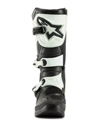 Alpinestars Tech 3 Stiefel, Motocross-Stiefel, Schwarz und Weiß, Vorderansicht mit weißer TPU-Schienbeinplatte, schwarzem Stern-Logo und weißen Schnallenriemen, strapazierfähiges Offroad-Schuhwerk