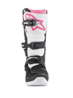 Alpinestars Stella Tech 3 Damenstiefel, Motocross-Stiefel, Schwarz, Weiß und Pink, Vorderansicht mit weißer Schienbeinplatte und pinkem Astars-Logo, schwarzes Schnallenverschlusssystem und pinke obere Manschette, strapazierfähiges Schutzschuhwerk für Offroad-Fahrten.