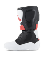 Alpinestars Youth Tech 3S Stiefel, Motocross-Stiefel, Weiß, Schwarz und Hellrot, Seitenprofilansicht, mit strapazierfähigen TPU-Schutzpaneelen und Mikrofaser-Obermaterial, weiße Sohle und Zehenbereich mit schwarzem Wadenabschnitt und hellroten Akzenten, schützendes Offroad-Schuhwerk für junge Fahrer