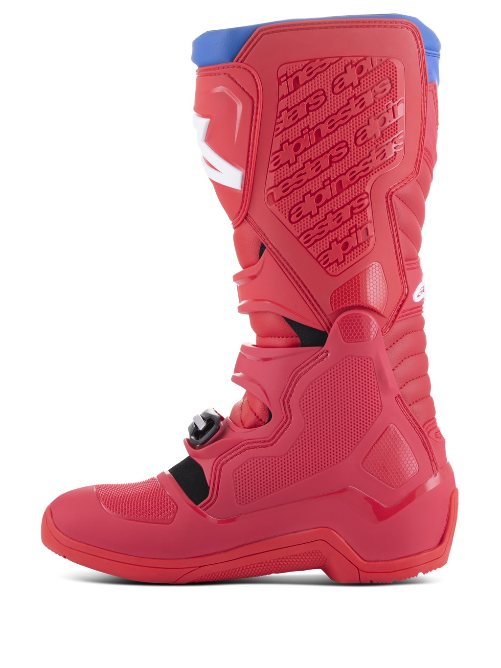 Alpinestars Tech 5 Stiefel, Motocross-Stiefel, Hellrot und Dunkelrot mit Alpine-Blue-Akzenten, Seitenansicht mit Multi-Panel-Konstruktion, schützende Polymerplatten, weiße Logos, Schnallensystem für den Offroad-Einsatz