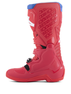 Alpinestars Tech 5 Stiefel, Motocross-Stiefel, Hellrot und Dunkelrot mit Alpine-Blue-Akzenten, Seitenansicht mit Multi-Panel-Konstruktion, schützende Polymerplatten, weiße Logos, Schnallensystem für den Offroad-Einsatz