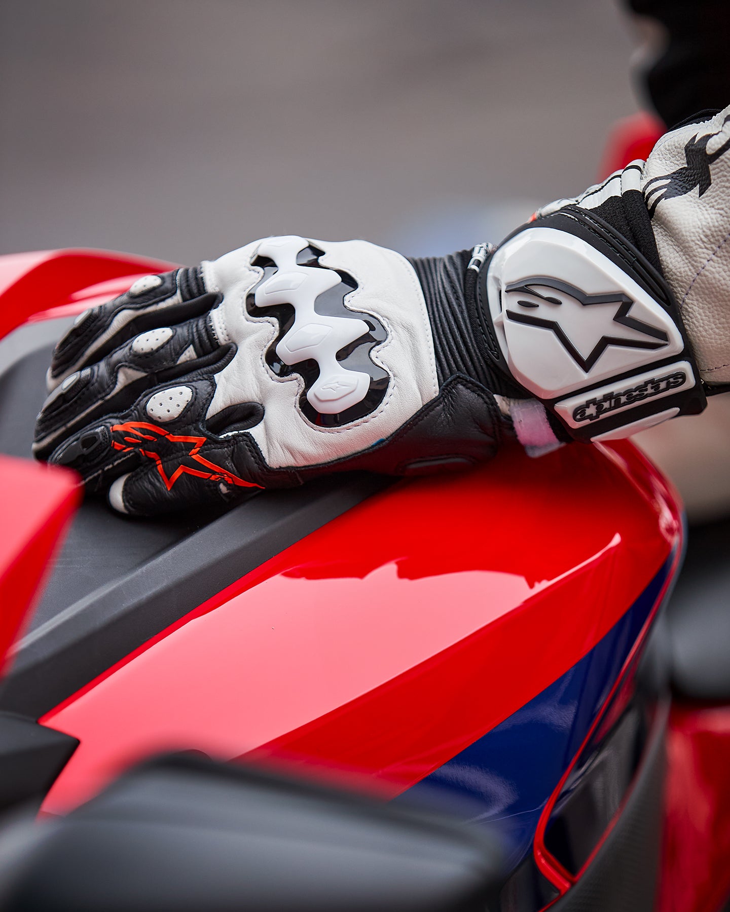 GP Pro R4 - Schwarz Motorrad Handschuhe