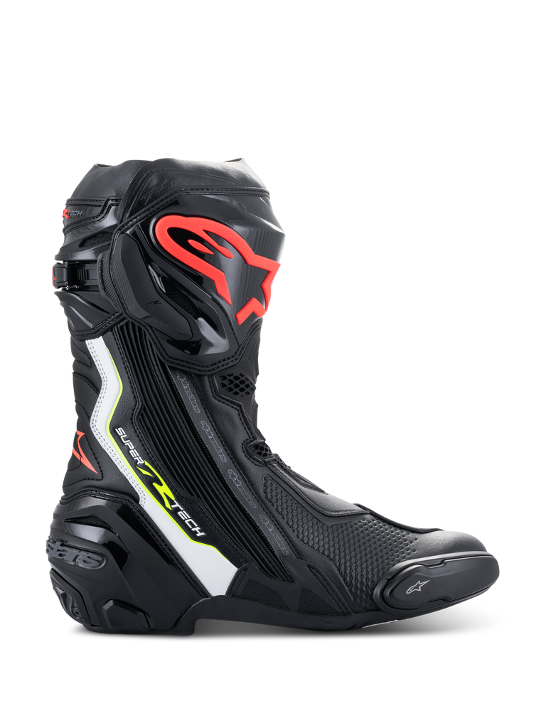 Alpinestars Supertech R Stiefel, Hochleistungs-Motorradrennstiefel in Schwarz mit weißen, fluo-roten und fluo-gelben Akzenten, mit einer schützenden TPU-Schienbeinplatte mit rotem Logo, austauschbarem Zehenschleifer und schlankem aerodynamischem Profil.