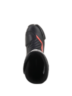 Alpinestars SMX-6 V2 Vented Stiefel, schwarzer Motorradrennstiefel mit fluoreszierenden roten Akzenten, Draufsicht mit perforiertem Obermaterial, Knöchelschutz und Stiefelöffnung