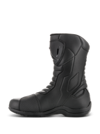 Alpinestars Radon Drystar® Stiefel, Motorrad-Tourenstiefel, Schwarz, Seitenprofilansicht mit TPU-Schienbeinplatte und Schaltpolster, Akkordeon-Flexzonen, langlebige Mikrofaser-Konstruktion für Adventure-Fahrten