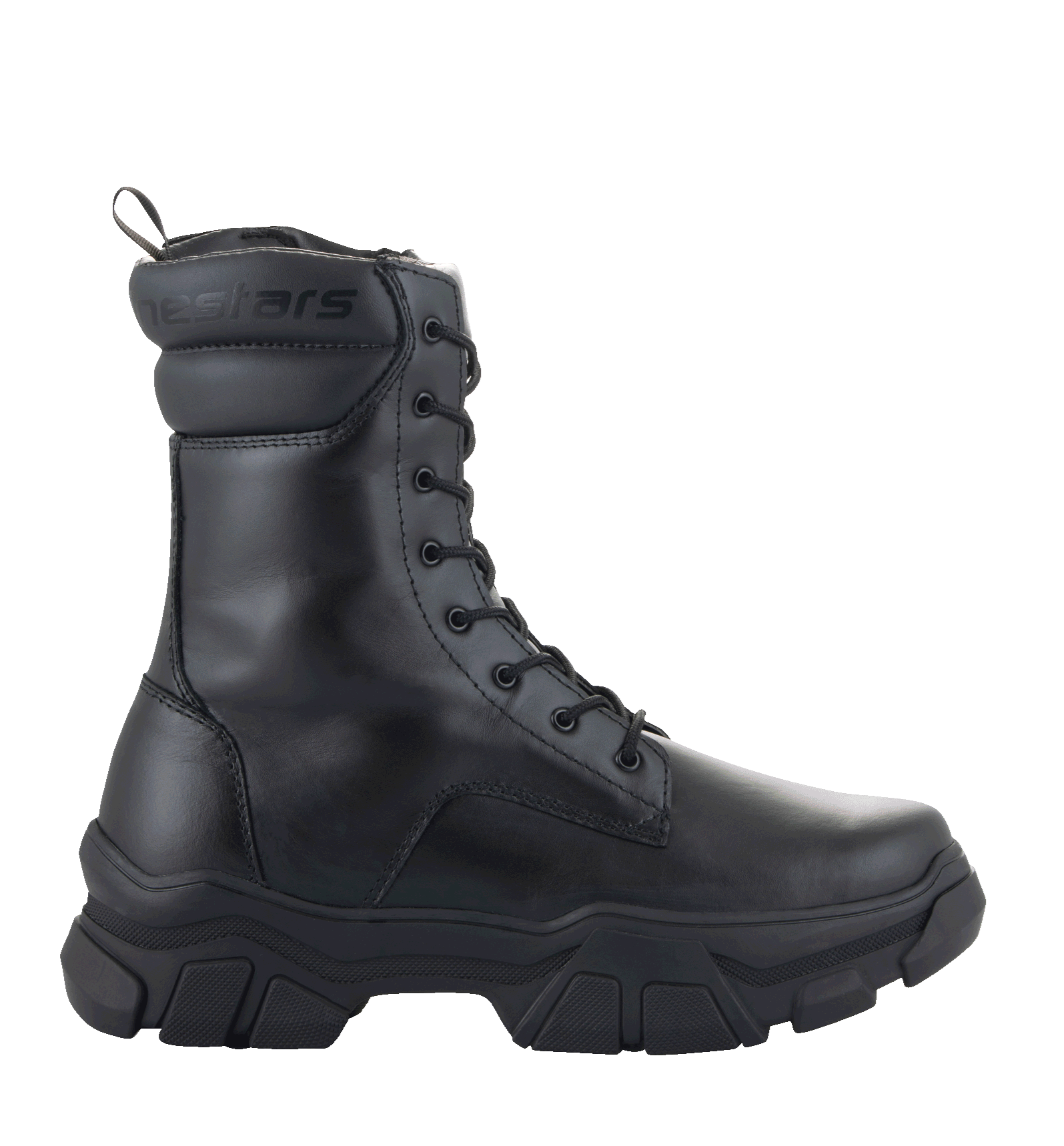 Alpinestars Ava Damen-Stiefel, urbane Motorradstiefel, Schwarz, Seitenansicht, markante erhöhte Gummisohle, Konstruktion aus Vollnarbenleder, Schnürverschluss, Utility-inspiriertes Design für den Einsatz auf und neben dem Motorrad