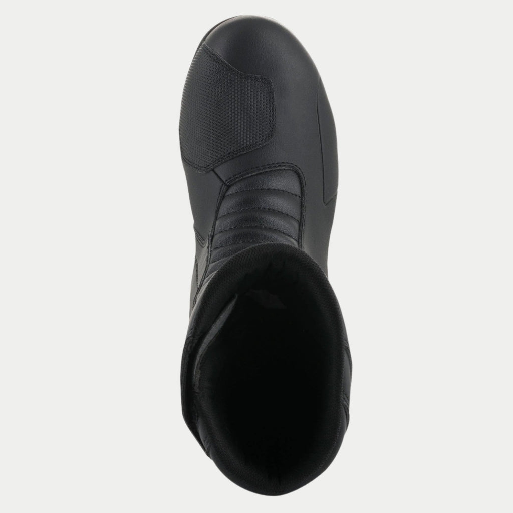 Alpinestars Origin Drystar® Stiefel, Schwarz, Ansicht von oben mit dem synthetischen Schaltpad und der vorderen Akkordeon-Flexzone, strapazierfähige Mikrofaser-Konstruktion, wasserdichte Touring- und Adventure-Motorradschuhe