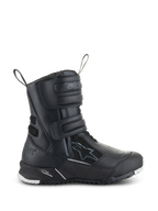 Alpinestars Stella RT-7 Touring Drystar Damen-Motorradstiefel, schwarze Tourenstiefel, Seitenansicht mit drei Klettverschlüssen, wasserdichtes Obermaterial aus Mikrofaser und Textil, verstärkte Ferse mit Stern-Logo, strapazierfähige Profilsohle mit weißen Akzenten