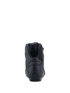 Alpinestars Faster-3 Rideknit® Schuhe, Rückansicht, Schwarz Schwarz, zeigt TPR-Fersenkappe für seitliche Unterstützung, Mikrofaser-Chassis mit atmungsaktivem Mesh-Futter, Performance-Motorradschuhe für den Straßenrennsport