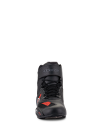 Alpinestars Faster-3 Rideknit® Schuhe, Motorradschuhe, Schwarz Grau und Hellrot, Vorderansicht mit schwarzen Schnürsenkeln und Klettverschlussriemen mit Logo, Konstruktion aus leichter Mikrofaser und atmungsaktivem Mesh, sportliches Design für Straßenfahrten
