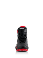 Alpinestars Honda Faster-4 Schuhe, Schwarz und Rot, Vorderansicht, mit nahtloser Mikrofaser-Konstruktion, Schnürverschluss und verstellbarem Knöchelriemen mit Honda-Branding