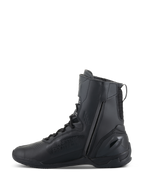 Alpinestars Superfaster Schuhe, Motorradschuhe, Schwarz Schwarz, mit einem hohen 25 cm Profil, einem langen medialen Reißverschluss und Schnellschnürsystem, elegantes, komplett schwarzes Mikrofaser-Design mit verstärkter Ferse.