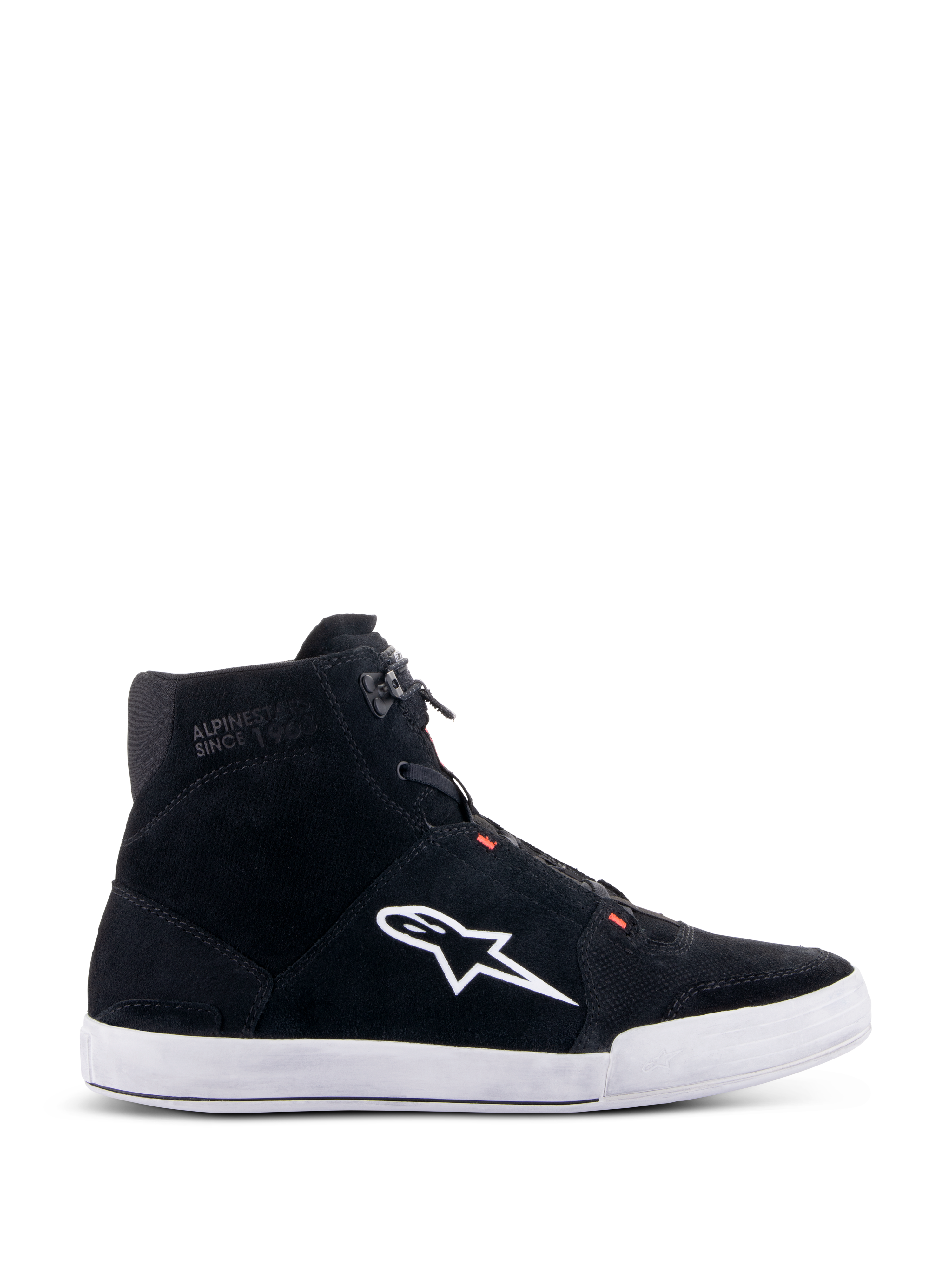 Alpinestars Chrome Schuhe, Urban-Motorradschuhe, Schwarz und Weiß mit Fluo-Roten Akzenten, Seitenprofil mit Spaltwildleder-Konstruktion, großes weißes A-Star-Logo, weiße Gummischalensohle und lässige, von Sneakern inspirierte Silhouette für das Pendeln mit dem Motorrad