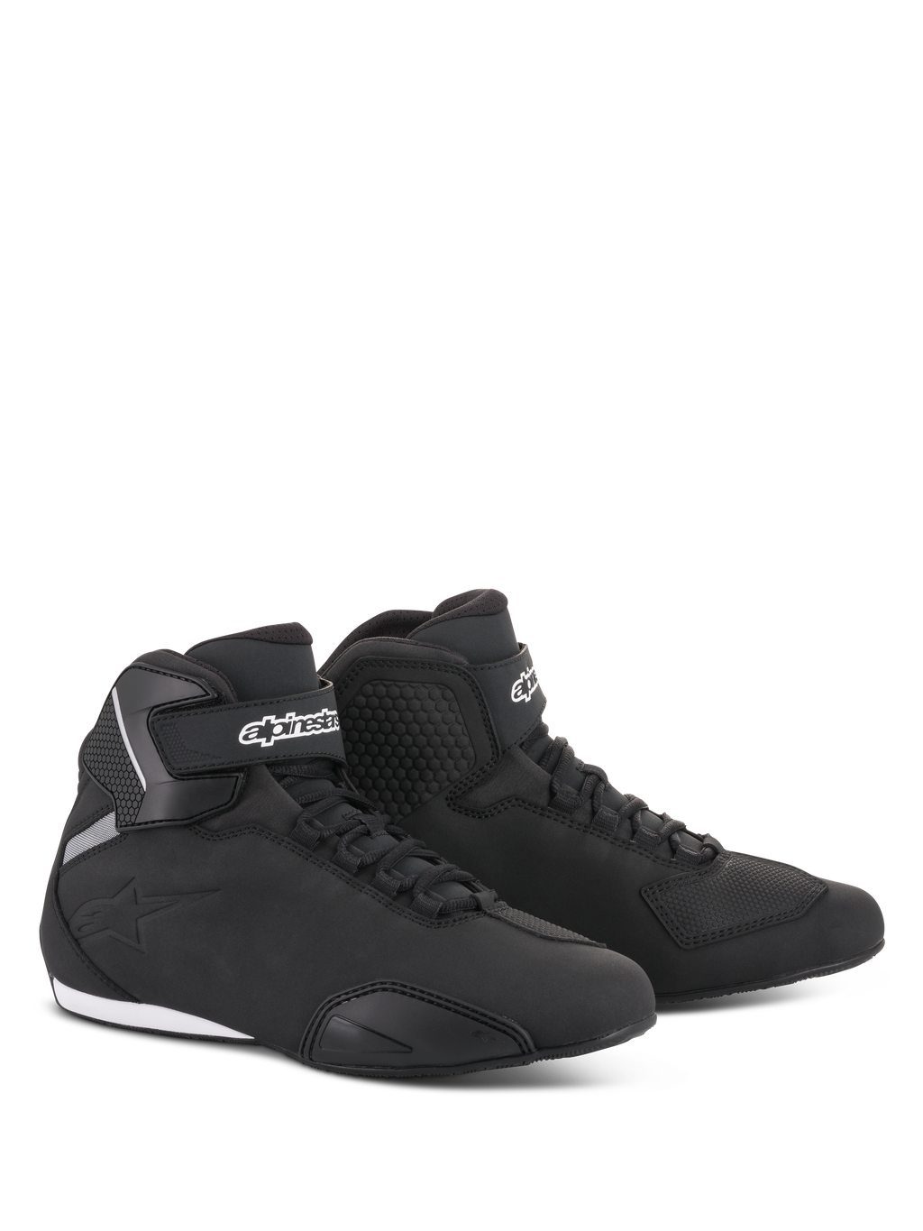 Alpinestars Sektor Schuhe, Motorradschuhe, Schwarz, schlankes, halbhohes Profil mit Mikrofaser-Obermaterial, Schnellschnürsystem, weißes Alpinestars-Logo auf dem Knöchelriemen und strapazierfähige Gummisohle