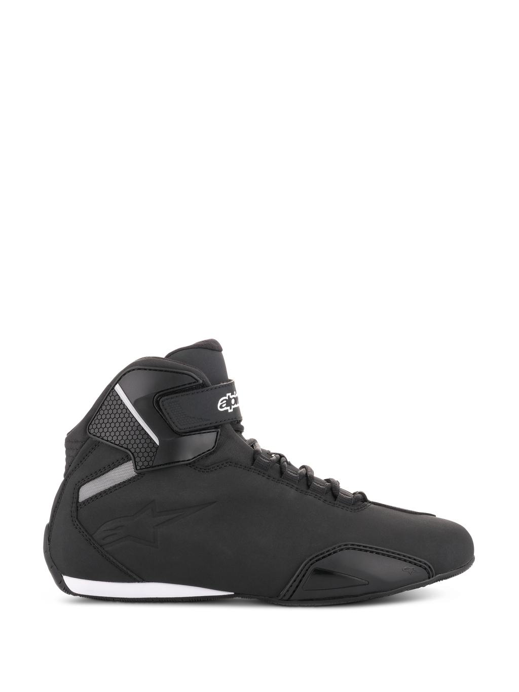Alpinestars Sektor Schuhe, schwarze Motorradschuhe, Seitenansicht, schlanke Mikrofaser-Konstruktion mit verstärkter Zehenpartie und Knöchelriemen, weißes Alpinestars-Logo, sportliches Schutzschuhwerk.