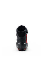 Alpinestars Faster-4 Drystar® Schuhe, Motorradschuhe, Schwarz mit Rio-Rot- und Fluo-Rot-Akzenten, Rückansicht mit verstärkter Fersenkappe, High-Top-Design und nahtloser Mikrofaser-Konstruktion.