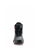 Alpinestars Stella Faster-4 Drystar® Schuhe, Damen-Motorradschuhe, Schwarz Grau und Coral Fluo, Vorderansicht mit Schnürverschluss, schützendem Knöchelriemen mit Branding und korallfarbenen Akzenten
