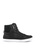 Alpinestars J-6 Waterproof Shoe, schwarzer Urban-Riding-Sneaker, High-Top-Motorradschuh aus Leder mit weißer flacher Sohle, gepolsterter gesteppter Knöchelbereich, Metallösen, wasserdichtes Label, geprägtes Seitenlogo, Street-inspiriertes Design für den täglichen Gebrauch