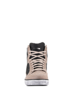 Alpinestars J-6 Waterproof Schuh in Black Flint White, Vorderansicht, hochwertiger Motorradschuh im Sneaker-Stil aus Premium-Leder, mit hellbraunen Schnürsenkeln, perforierter schwarzer Zunge und weißer Sohle im Distressed-Look.
