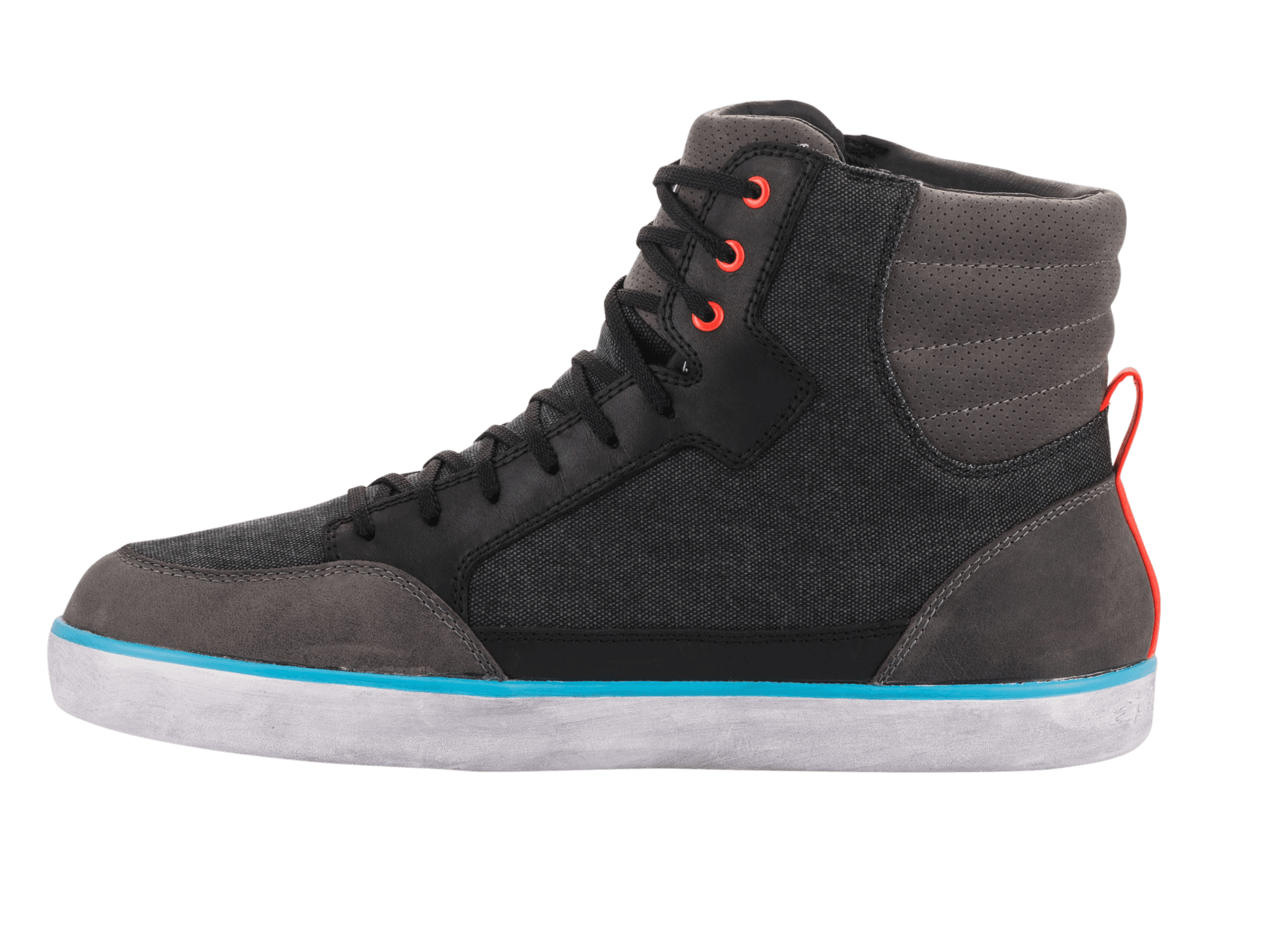 Alpinestars J-6 Waterproof Canvas Motorradschuh, Schwarz Anthrazit Hellblau, Motorradstiefel im Sneaker-Stil, High-Top-Design mit schwarzem Canvas und grauen Ledereinsätzen, weiße Sohle mit leuchtend blauem Streifen, rote Ösen und Fersenschlaufe