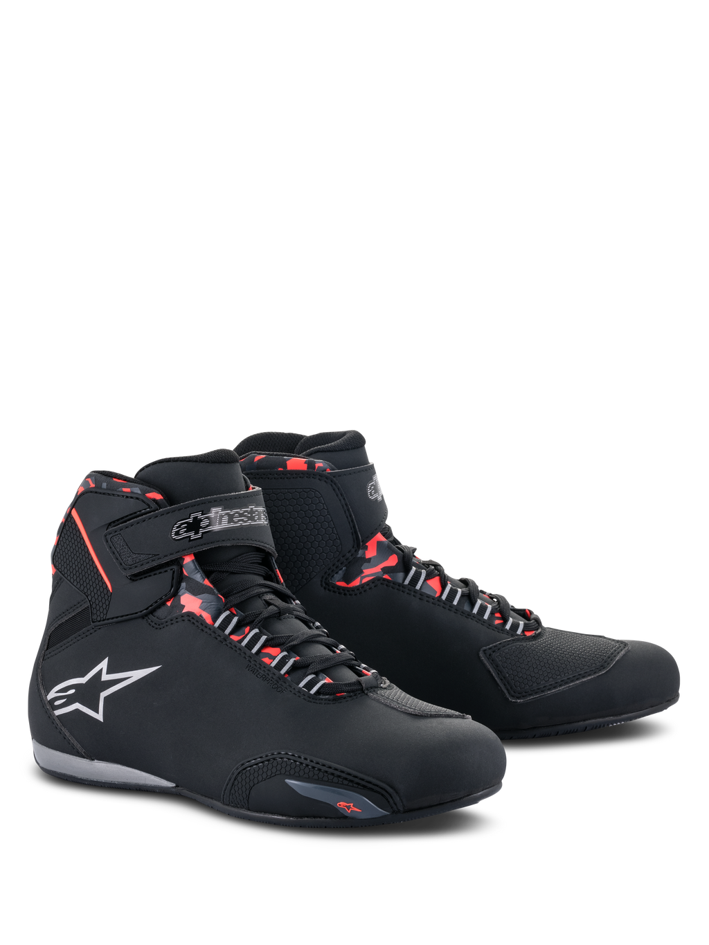 Alpinestars Sektor Waterproof Schuhe, Motorradschuhe, Schwarz, Dunkelgrau und Rot Fluo, mit weißem Alpinestars-Logo, High-Top-Profil mit Schnürung und Klettverschluss, schlankes wasserdichtes Design für das Fahren auf der Straße