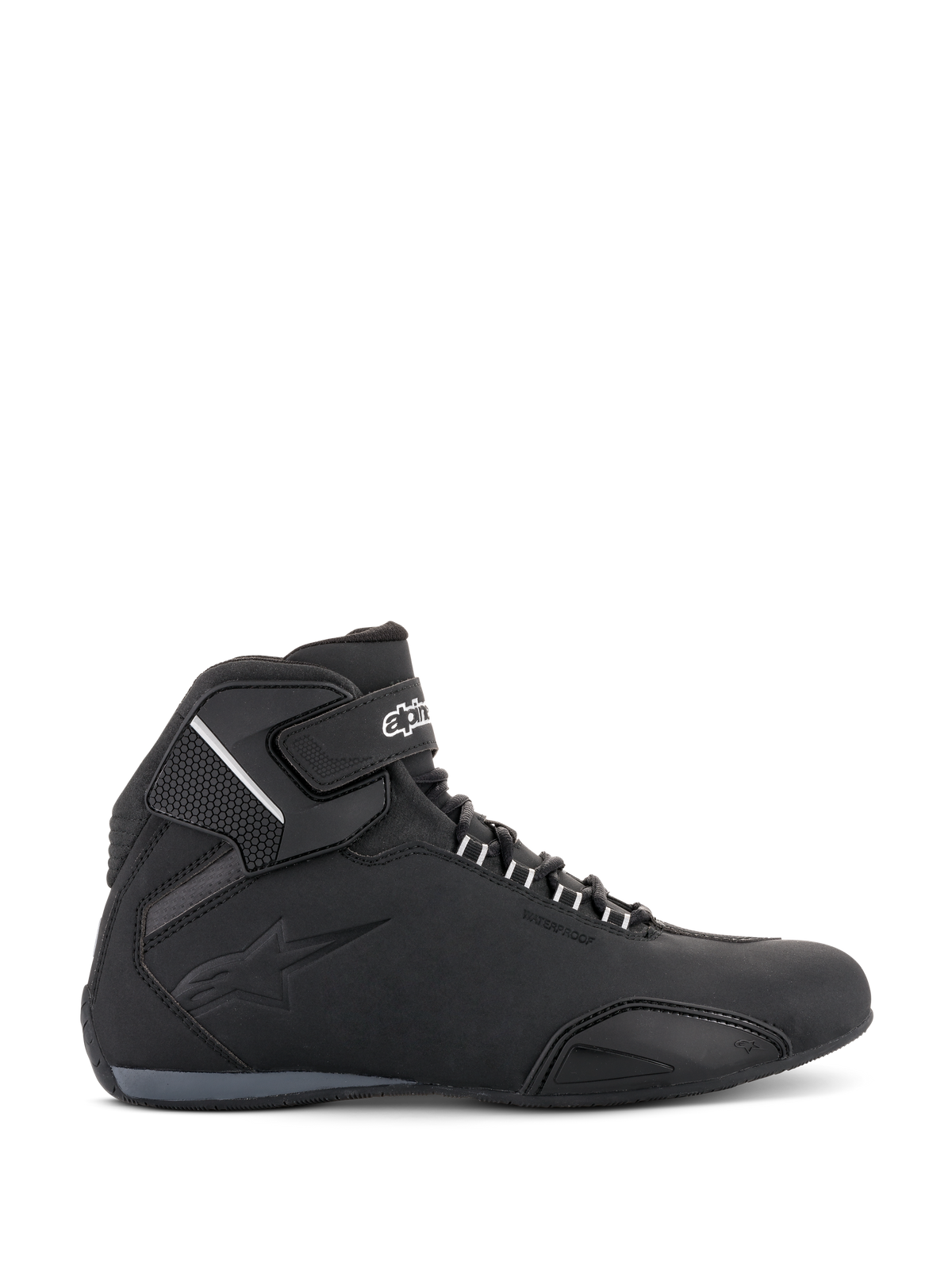 Alpinestars Sektor Waterproof Schuhe, Motorradschuhe, Schwarz, Seitenprofil-Ansicht, schlankes Mikrofaser-Chassis mit wasserdichter Membran, verstärkte Zehenkappe und sicherer Klettverschluss-Knöchelriemen