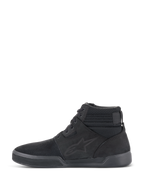 Alpinestars Primer Motorradschuhe, Motorradschuhe, Schwarz Schwarz, Seitenprofil, lässiges High-Top-Sneaker-Design mit Alpinestars-Logo, strukturiertem Schaft und flacher Sohle