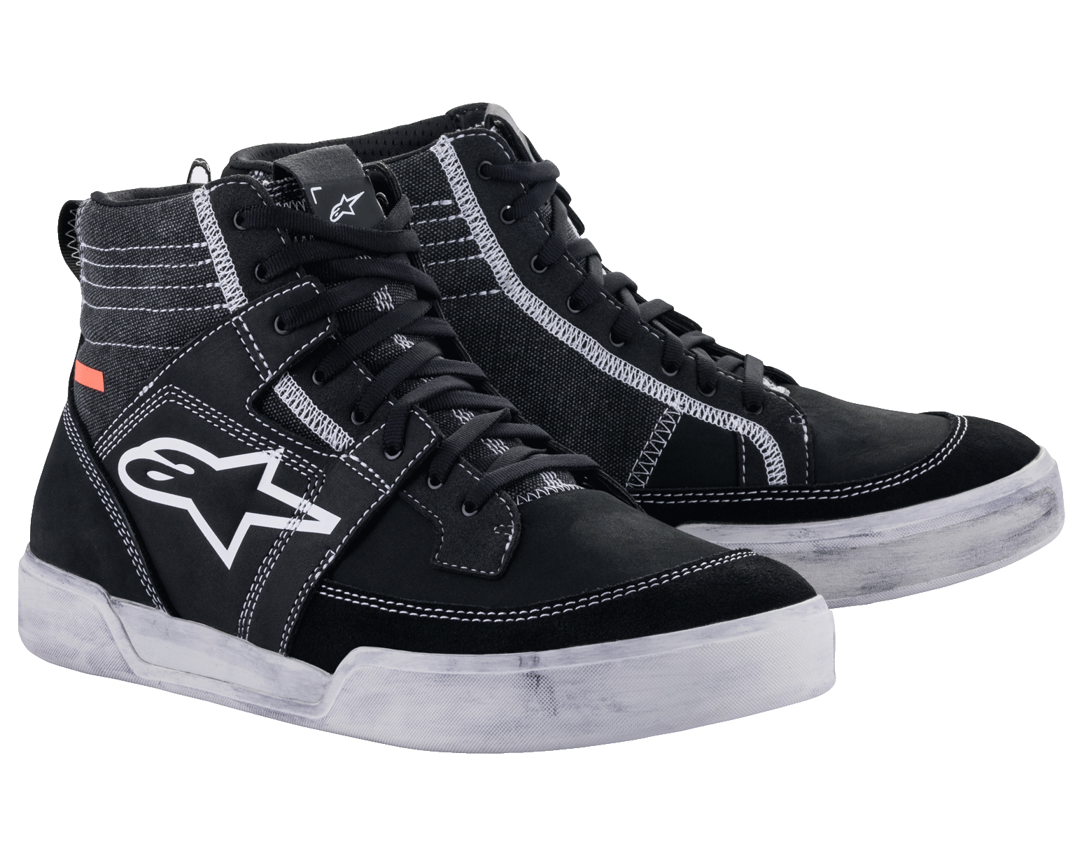 Alpinestars Ageless Riding Schuhe, Urbane Motorradschuhe, Schwarz mit weißen Kontrastnähten und Sohlen, High-Top-Sneaker-Silhouette mit großem weißem Stern-Logo an der Seite, lässige Schutzausrüstung für die Straße