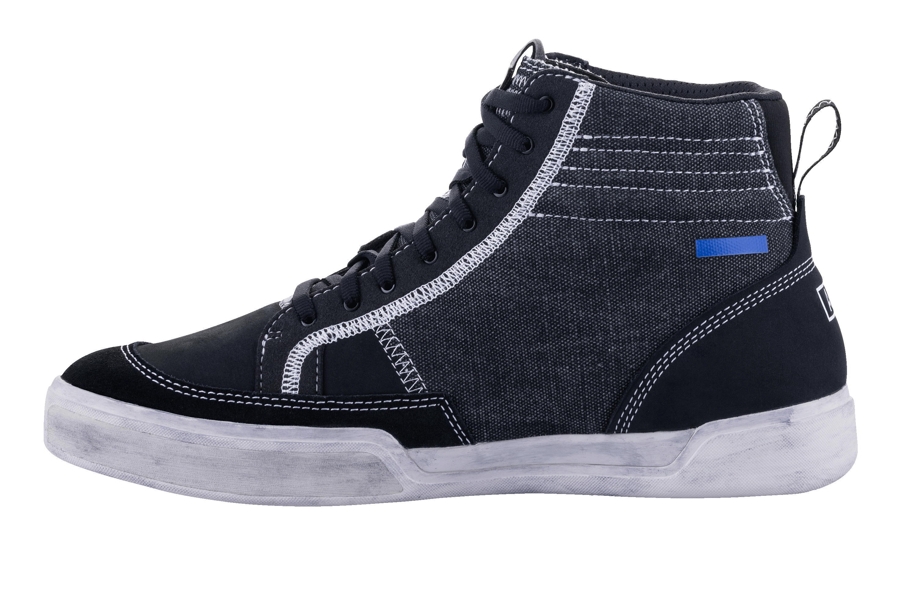 Alpinestars Ageless Riding Shoes, Motorradschuhe in Schwarz und Cool Gray, Seitenansicht, Konstruktion aus Canvas und Wildleder mit weißen Kontrastnähten, High-Top-Sneaker-Stil mit off-white Sohle und schwarzen Schnürsenkeln.