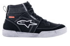 Alpinestars Ageless Riding Shoes, urbane Motorradschuhe, Schwarz und Weiß, High-Top-Sneaker-Silhouette mit Wildleder- und Canvas-Einsätzen, weiße Kontrastnähte, weißes A-Star-Logo an der Seite und eine weiße Gummisohle