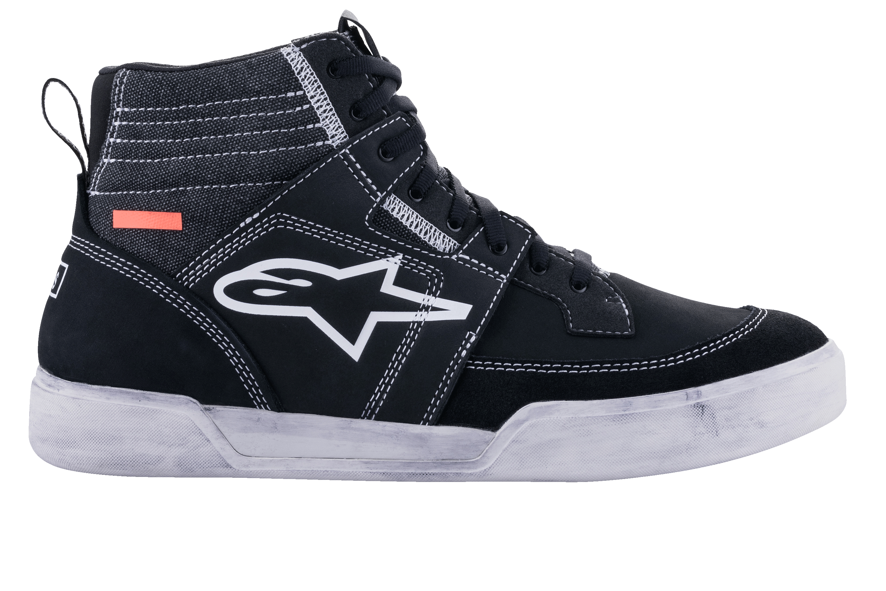 Alpinestars Ageless Riding Shoes, urbane Motorradschuhe, Schwarz und Weiß, High-Top-Sneaker-Silhouette mit Wildleder- und Canvas-Einsätzen, weiße Kontrastnähte, weißes A-Star-Logo an der Seite und eine weiße Gummisohle