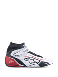 Alpinestars Tech-1 T V3 Schuhe FIA, Auto-Rennschuhe, Weiß Schwarz und Rot, Seitenprofil, hochgeschnittenes Lederdesign mit perforierten Paneelen, roter Fersenbereich mit 1T-Logo, schwarze elastische Knöchelmanschette, verstellbarer Riemenverschluss, professionelles Motorsport-Schuhwerk