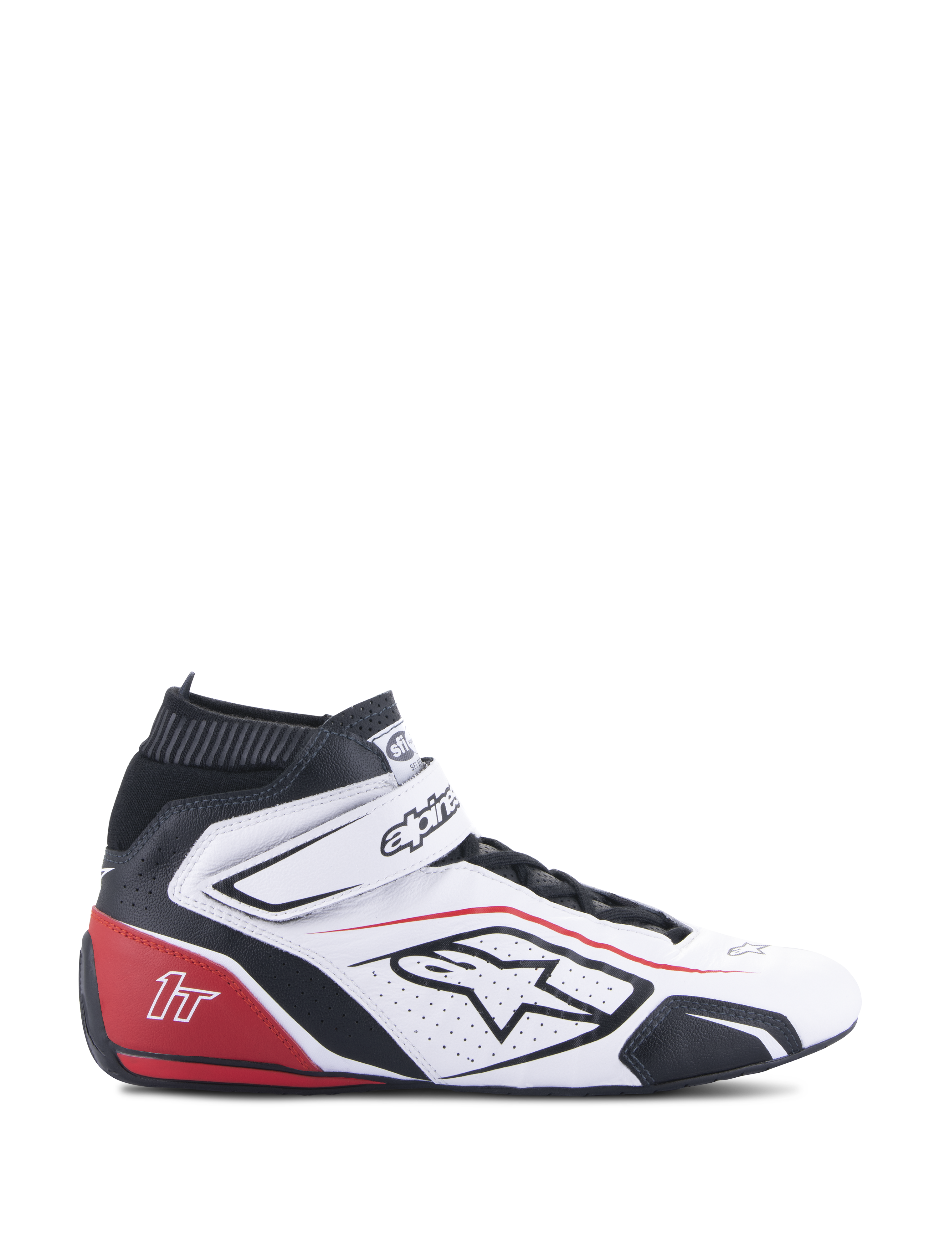 Alpinestars Tech-1 T V3 Schuhe FIA, Auto-Rennschuhe, Weiß Schwarz und Rot, Seitenprofil, hochgeschnittenes Lederdesign mit perforierten Paneelen, roter Fersenbereich mit 1T-Logo, schwarze elastische Knöchelmanschette, verstellbarer Riemenverschluss, professionelles Motorsport-Schuhwerk