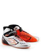 Alpinestars Tech-1 KX V3 Schuhe - FIA, Karting-Schuhe, Schwarz, Silber und Orange Fluo, asymmetrisches Farbdesign mit einem silbernen und einem orangefarbenen Schuh, mit asymmetrischer Schnürung und verstellbaren Knöchelriemen, schlanke Leichtbauweise für Renn-Performance